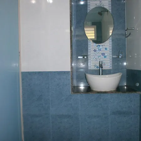 Aldos Ark Home Stay Kochi Room photo